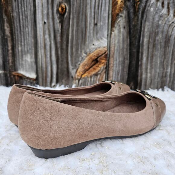 Tan Cap Toe Flats A2 Aerosoles Ultrabrite Size 9.5 Horsebit Buckle Loafers EUC - Picture 8 of 13